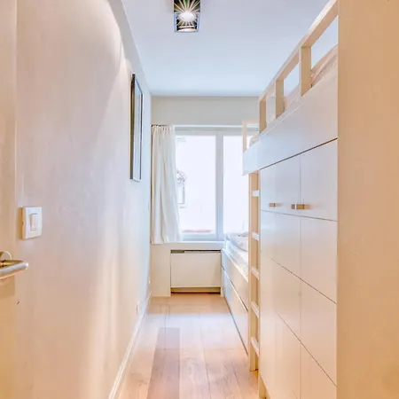 Seaview Two Bedroom 아파트 *