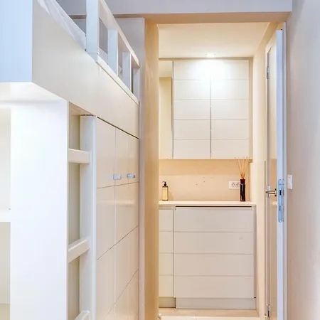 Seaview Two Bedroom 아파트 *